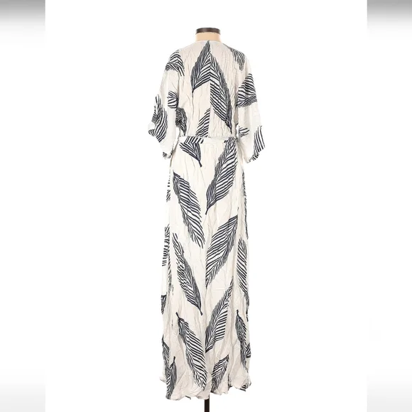 Lulu's white maxi dress - Picture 2 of 3